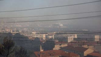 Avec l'incendie à Marseille, retour à la normale compliqué pour les trains et les avions
