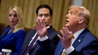 Trump accuse Poutine de dire des « conneries » sur l'Ukraine et le menace de nouvelles sanctions