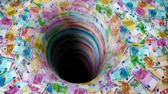 Catastrophe : Après un dérapage en avril, le déficit commercial de la France s’est à nouveau creusé en mai à 7,6 milliards €