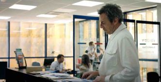 Demain Nous Appartient spoiler : Pierre fouille au commissariat ! (vidéo épisode du 11 juillet)