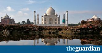 Female tourists should not wear skirts in India, says tourism minister