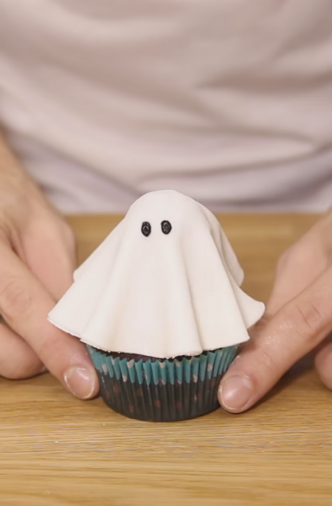 L'astuce cuisine : comment faire des cupcakes fantômes pour Halloween ?