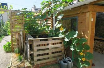 Dans son petit jardin, Joseph produit 300 kg de légumes | Le Miel de Paris