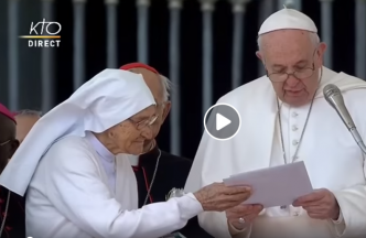 Une sœur missionnaire et sage-femme de 85 ans distinguée par le pape François