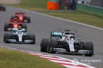 Hamilton : Ferrari "n'extrait pas son plein potentiel"