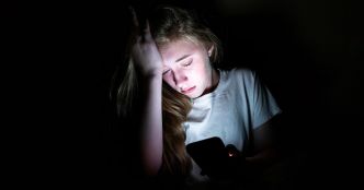 Médias sociaux et dépression : un lien incertain