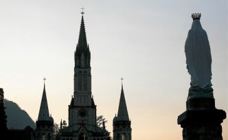 Sanctuaire de Lourdes : une artiste condamnée pour exhibition sexuelle