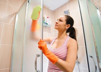 Pour une Douche Propre : 18 Trucs Rapides et Faciles pour Nettoyer la Douche | Maison | Remèdes de Grand-Mère
