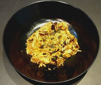 Recette riz frit d'aubergines marinées au soja et sa sauce kimchi pimentée