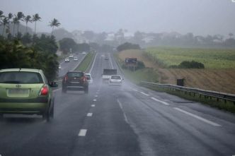 L'Ouest de La Réunion en vigilance fortes pluies et orages à partir de minuit
