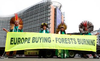 UE : Mettre fin à la déforestation exige de protéger les droits fonciers