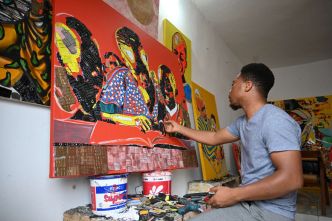 En Côte d'Ivoire, des téléphones usagés finissent en œuvres d'art