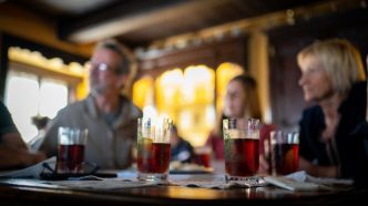 Le mystérieux bar breton qui ne sert qu'une seule boisson : le Macka