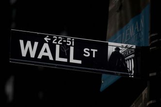 Point marchés-Wall Street termine dans le rouge, s'enfonce en "bear market"