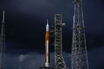 L'ouragan Ian force la Nasa à rentrer sa fusée Artémis 1 pour la Lune, lancement encore reporté