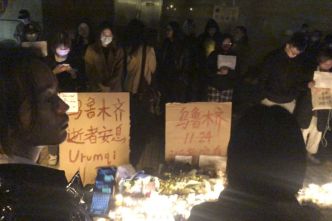 Chine : à Shanghaï, des centaines de jeunes manifestent contre la politique « zéro Covid » après le drame d'Urumqi