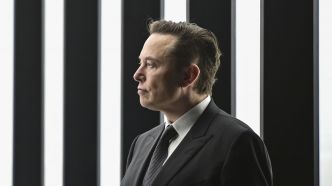 Twitter : Emmanuel Macron assure eu une "discussion claire et sincère" avec Elon Musk sur la modération des contenus