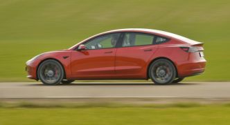 Quelle voiture électrique choisir chez Tesla ? Notre guide