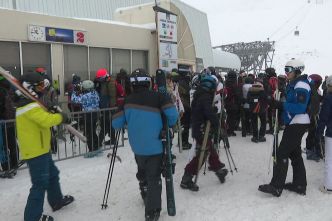 "C'est un très beau lancement de saison" : de nombreux skieurs étaient présents pour l'ouverture de la station de ski des Deux-Alpes