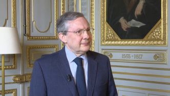 IVG dans la constitution : « Le gouvernement doit sortir du bois », appelle Philippe Bas