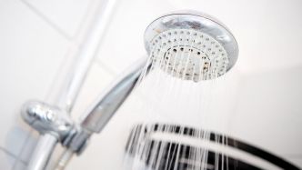 Sécheresse : pour faire des économies d'eau, cet hôtel demande à ses clients de se doucher en moins de 4 minutes