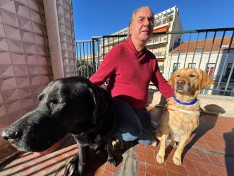 Après 10 ans de loyaux services, Ipso laisse sa place d'unique chien guide de Draguignan à Summer