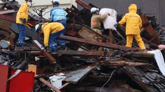 Séisme du Nouvel an au Japon: la météo complique le travail des secours