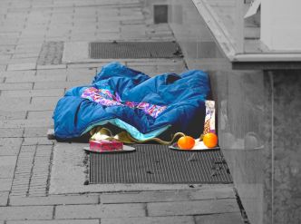 Des chrétiens offrent des sacs de couchage pour les sans-abri du Limbourg