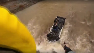 Prise au piège dans une importante montée des eaux, une femme a passé 15 heures sur son véhicule utilisé comme radeau