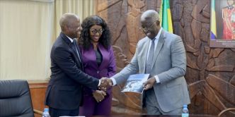 Gabon : Raymond Ndong Sima reçoit le document normatif sur lintelligence artificielle (AGP)