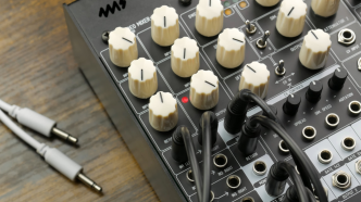 Découvrez le nouveau mixeur compact ADDAC813 Stereo Mixer +