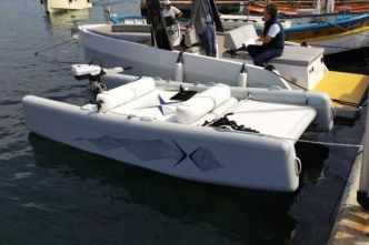 Le X-Fun, un petit catamaran gonflable ingénieux et polyvalent