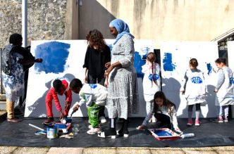 "L'intégration passe aussi par l'éducation populaire" : à Thiers, des ateliers artistiques pour les familles étrangères
