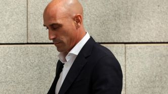 Baiser forcé: deux ans et demi de prison requis contre l'ancien patron du foot espagnol