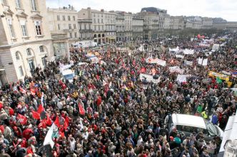 L'éphéméride du 28 mars : il y a 18 ans, des millions de personnes dans la rue contre le CPE