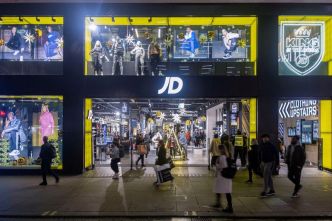 JD Sports signale des conditions difficiles, mais les ventes à l'unité du quatrième trimestre sont en hausse