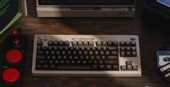 8Bitdo annonce un clavier méca en hommage au Commodore 64