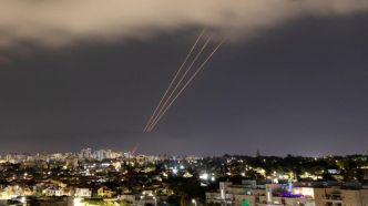 L’Iran lance une attaque sans précédent de drones et de missiles contre Israël
