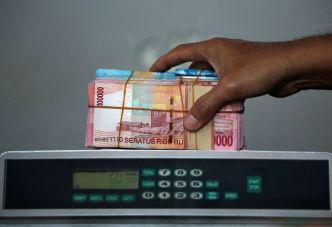 Analyse - La chute de la roupie indonésienne fausse les cartes de la politique monétaire