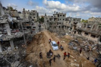 Les chars israéliens réinvestissent le nord de Gaza, les bombardements s’intensifient sur Rafah