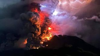 L'éruption massive du mont Ruang en Indonésie provoque l'évacuation de centaines d'habitants