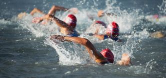 Découvrez les méthodes insolites des athlètes pour se préparer aux épreuves dans la Seine polluée
