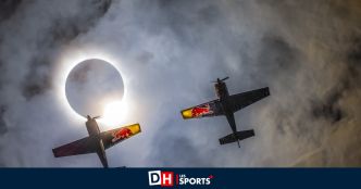 Un exploit aérien sous l'éclipse totale : Quand l'art et la science se rencontrent dans les cieux du Texas