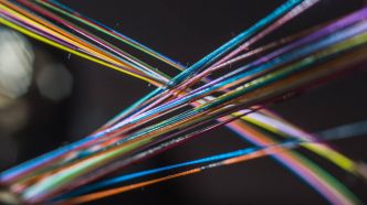 Cinq questions pour comprendre les enjeux de la bataille autour de la fibre optique