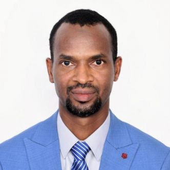 Décret : Thierno Abdoulaye Sow nommé ambassadeur de la République de Guinée au Qatar