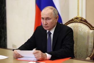 EN DIRECT : Vladimir Poutine tient une réunion sur les enjeux économiques