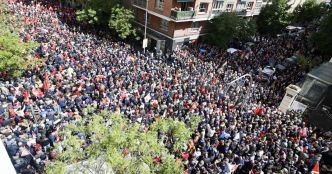 Grosse mobilisation socialiste en Espagne pour demander à Pedro Sanchez de ne pas démissionner