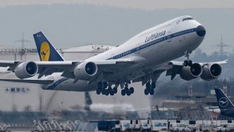 VIDÉO. Un Boeing 747 atterrit brutalement : il rebondit deux fois sur la piste avant de repartir dans les airs en urgence