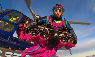 SkyVibration intègre 4 turbines électriques sur une wingsuit