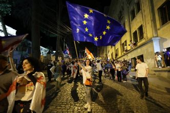 Géorgie: la loi sur "l'influence étrangère" devant le Parlement après une manifestation monstre